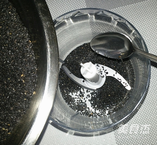 Homemade Black Sesame Powder recipe