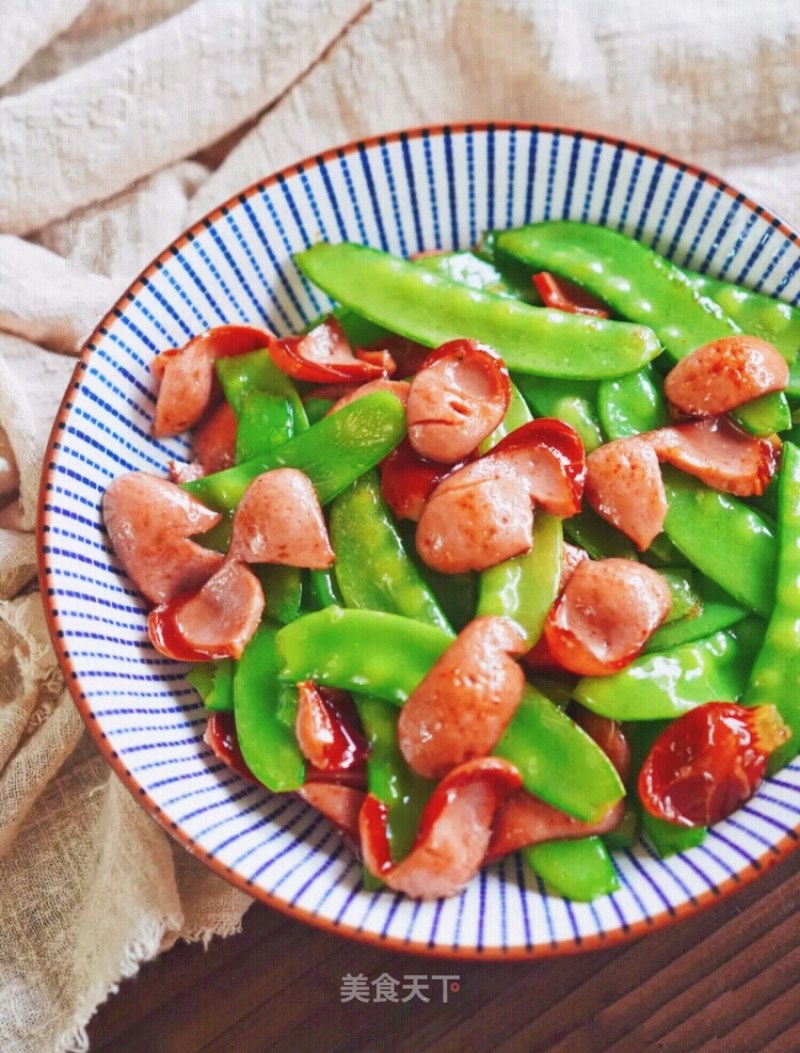 Fried Taiwanese Sausage with Snow Beans recipe