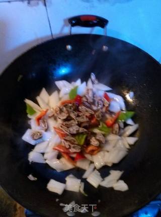 Stir-fried Pig Intestines with Chinese Cabbage recipe
