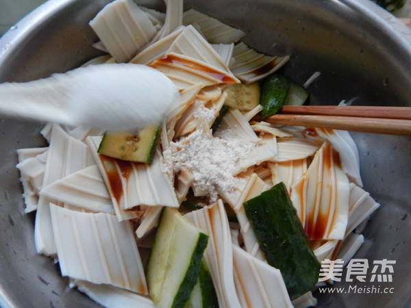 Cucumber Taro Noodles recipe