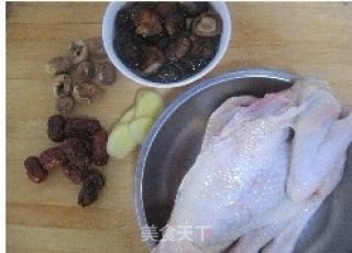 Stewed Chicken Soup with Figs and Mushrooms recipe