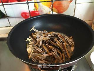 Stir-fried Eel with Onion recipe