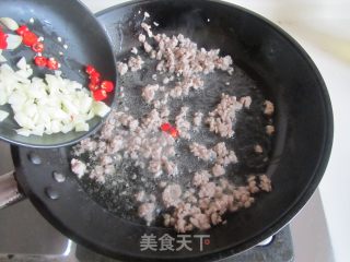 Stir-fried Pumpkin Leaves with Minced Meat recipe