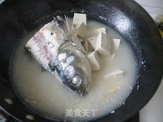 Invigorating The Brain and Helping Digestion-----fish Head Stewed Tofu recipe