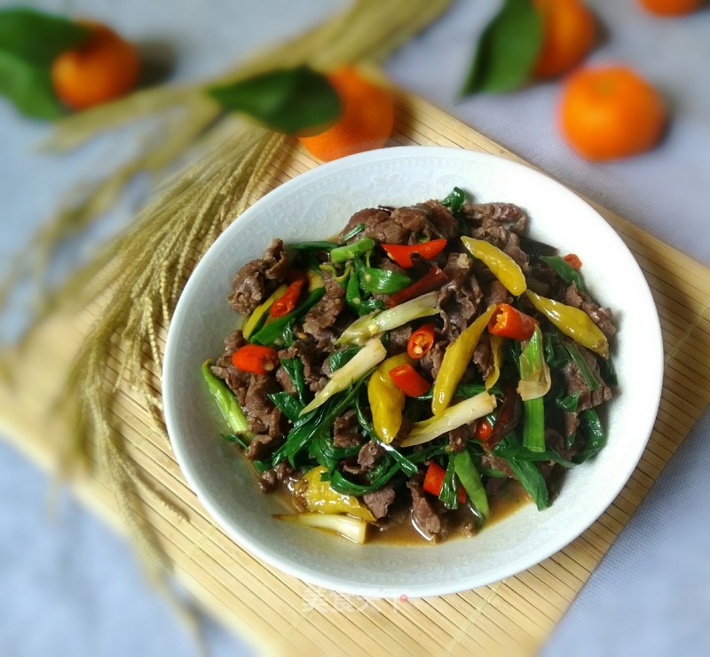 Stir-fried Beef with Pickled Peppers