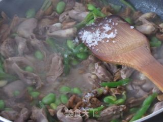 Stir-fried Chicken Hearts with Orchid Mushroom recipe