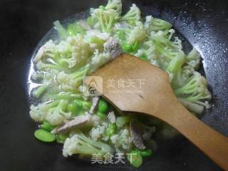 Broad Bean Pork Cauliflower Soup recipe