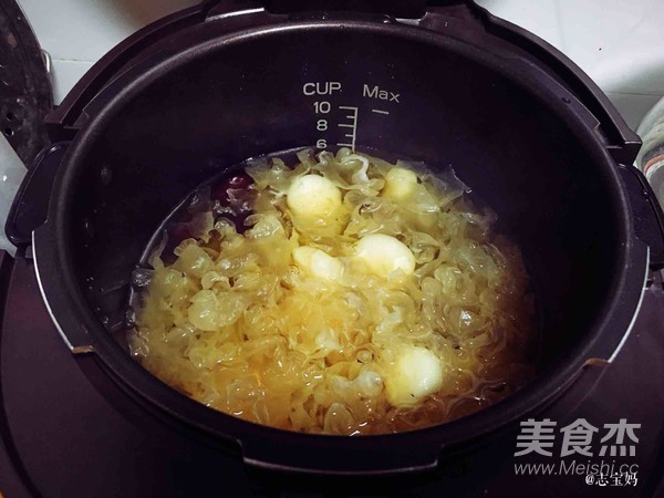 Jujube, Tremella, Horseshoe Sweet Soup recipe