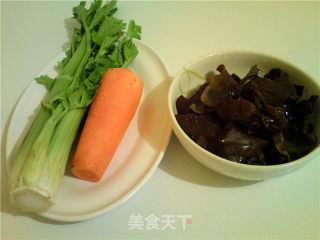 Intestine Cleansing Vegetables After Holidays-stir-fried Black Fungus with Celery recipe