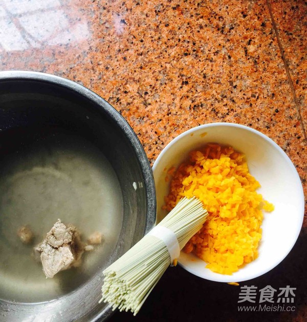 Pumpkin Ribs Noodle Soup (baby Food Supplement) recipe