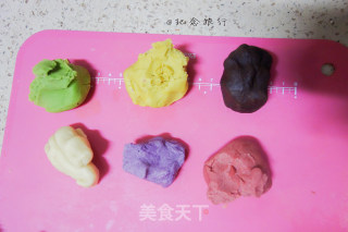 Let You Eat Four Flavors of Custard-filled Peach Mountain Mooncakes at Once recipe