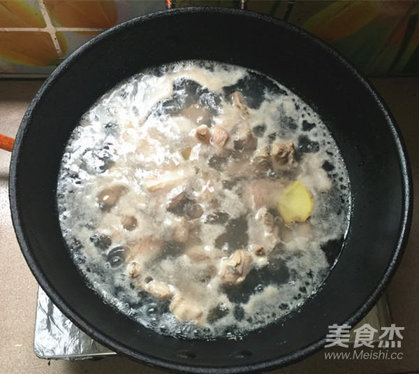 Wild Hazel Mushroom Pork Rib Soup recipe