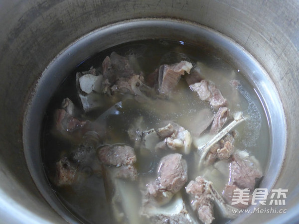 Oily Gluten Broad Bean Meat Bone Soup recipe