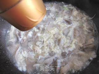 Delicious Shredded Pork and Mushroom Soup recipe