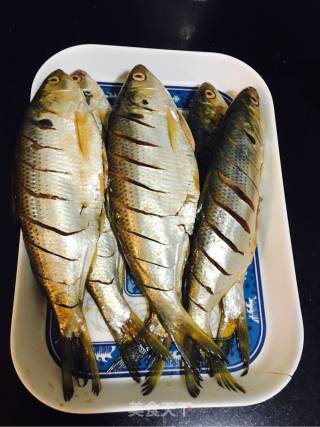 Fried Sea Crucian Carp recipe