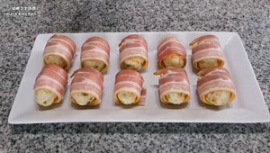 Bacon Cheese Rice Balls. The Fairy Eating Leftover Rice Was Robbed by The Children As Soon As It Was on The Table. Also Very Suitable for Bento recipe
