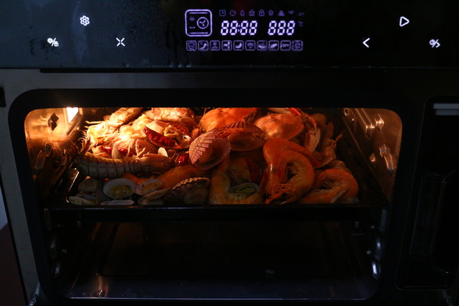 Steaming Oven to Make Steamed Seafood Big Coffee recipe
