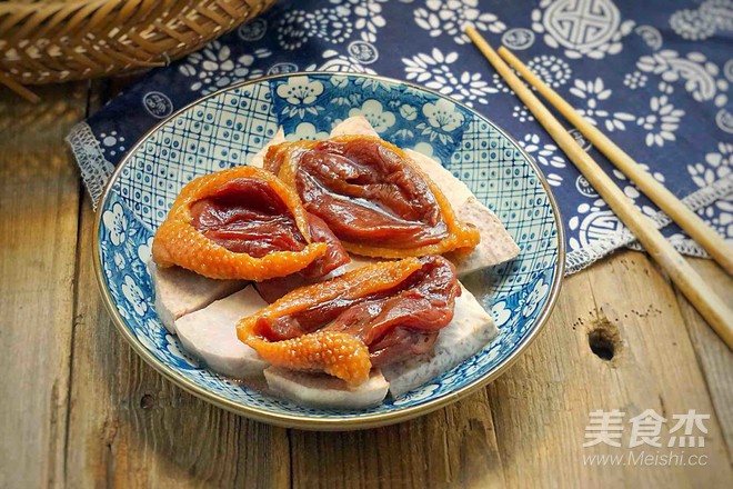 Steamed Cantonese-style Cured Duck with Taro recipe