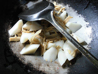 Boiled Rice Cake with Bamboo Shoots recipe