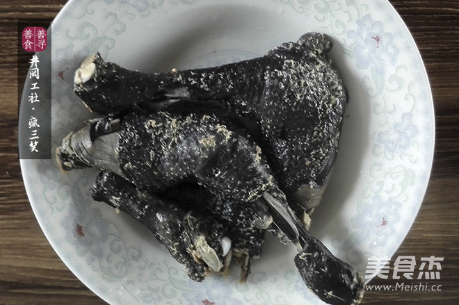 Taihe Black-bone Chicken with Cloud Ears recipe