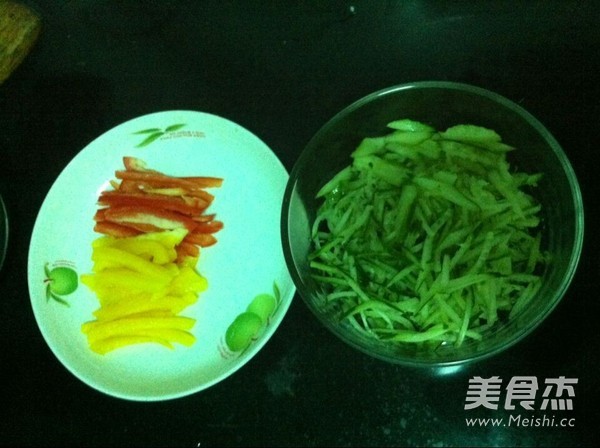 Bell Pepper Rice Noodles with Cold Sauce recipe
