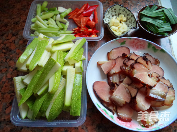 Stir-fried Bacon with Melon recipe