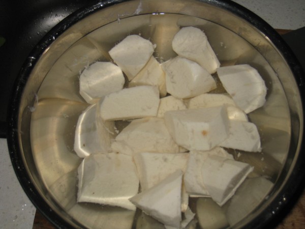 Chinese Yam Snow Ear Ear Pot Keel recipe