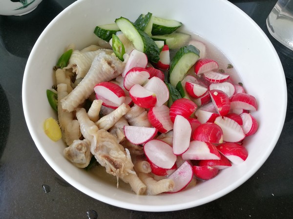 Chicken Feet with Radish and Cucumber recipe