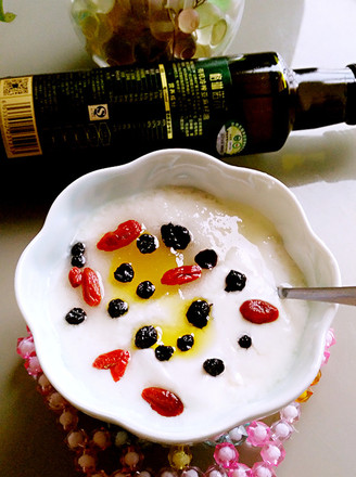 Blueberry Goji Yogurt recipe