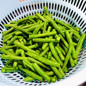 Braised Pork Ribs with Long Beans recipe
