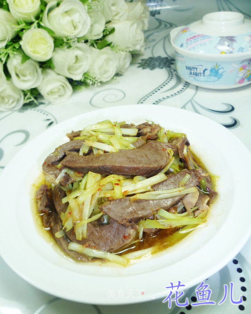 Stir-fried Pork Heart with Leek Sprouts recipe