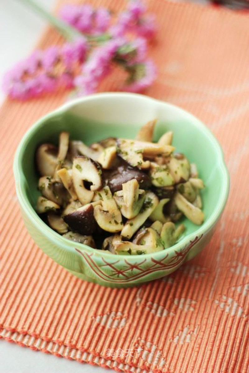 3-minute Quick Stir-fry to Prevent Spring Flu——【double Mushroom in Oil and Vinegar】 recipe