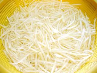 Home Cooking-chopped Pepper Potato Shreds recipe