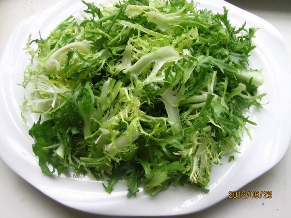 Sauce Pork with Bitter Chrysanthemum recipe