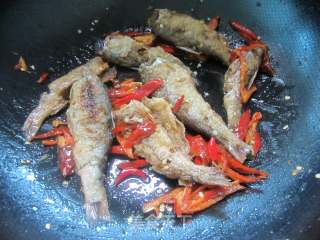 Hakka Dishes ------ Dry-boiled Little River Fish recipe