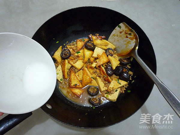 Soy Sauce Stewed Tofu in Clay Pot recipe