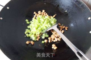 Stir-fried Diced Pork with Lettuce and Corn recipe