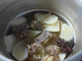 Steak Ribs and Radish Soup recipe