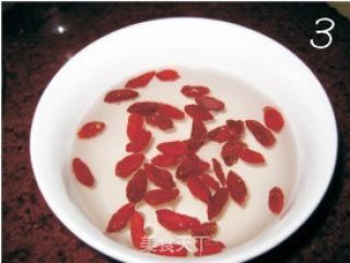Stir-fried Lily with Celery and Wolfberry recipe