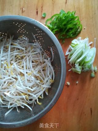 Hot and Sour Mung Bean Sprouts recipe