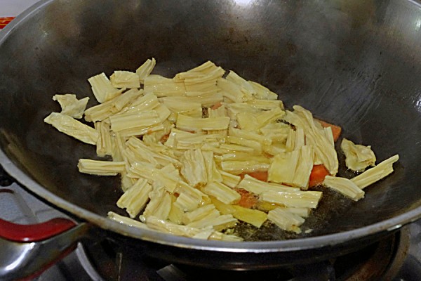 Fried Lettuce with Yuba recipe