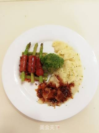 Pan-fried Asparagus Bacon Roll & Mashed Potatoes recipe