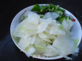 Home-style Stir-fry---[carrots, Green Peppers and Cabbage Slices] recipe