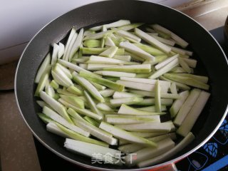 Beef Loofah Duck Egg Soup recipe