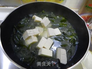 Seaweed Tofu Soup recipe