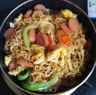 Fried Instant Noodles for Children's Breakfast recipe