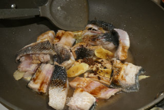 Braised Black Fish in Garlic Sauce recipe
