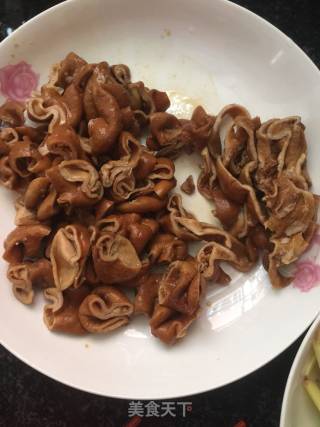 Stir-fried Pork Intestines with Hot Peppers recipe