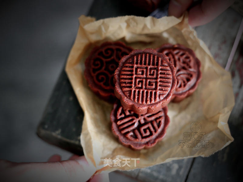 Dark Beauty Chocolate Mooncakes recipe