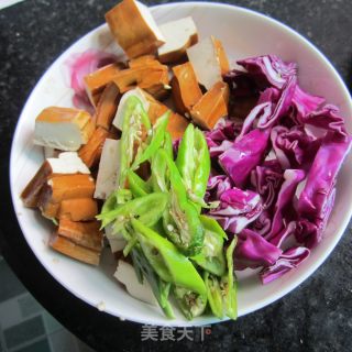 Stir-fried Braised Tofu with Purple Cabbage recipe